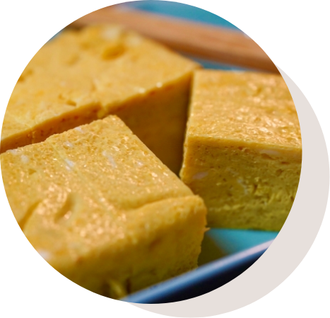 食べやすいサイズに切られた卵焼き